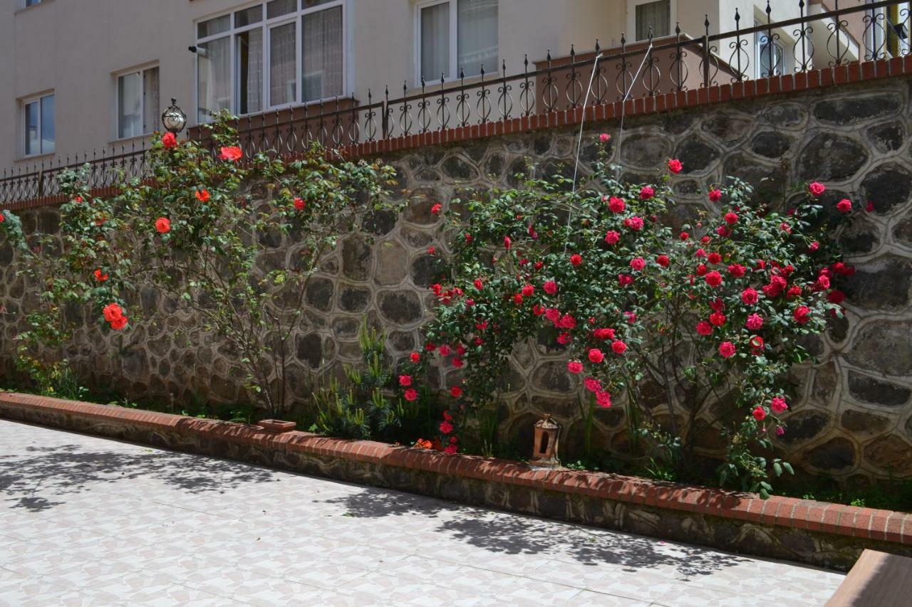 The Twins Apartmens Aparthotel Trabzon Buitenkant foto